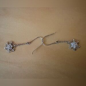 Elegant Silver Snowflake Earrings